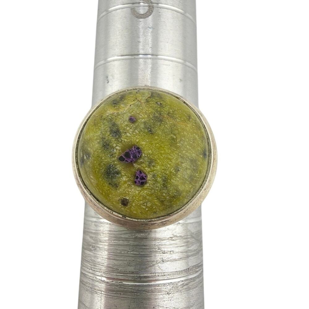 Oval Atlantisite Stichtite in Serpentine 925 Sterling Silver Ring Size 4